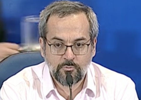 Ministro da Educação diz que já sabe de onde foi vazada foto da prova do Enem