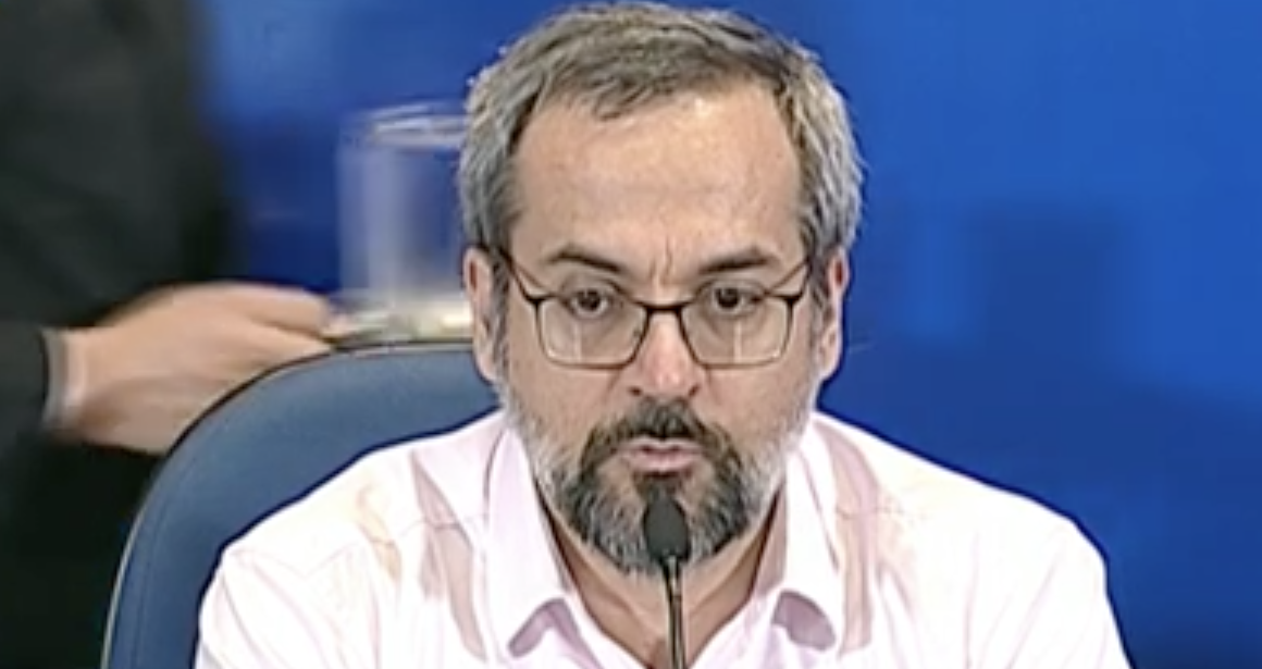 Ministro da Educação diz que já sabe de onde foi vazada foto da prova do Enem