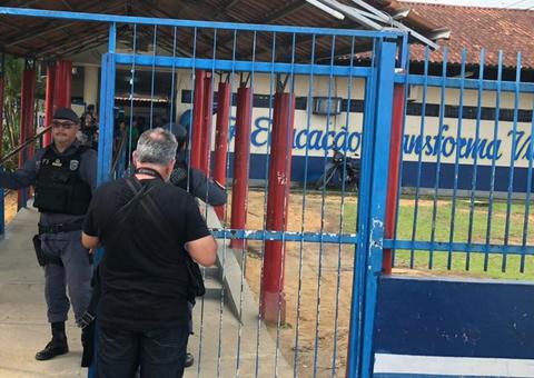 Mãe de aluno que ameaçou fazer chacina em escola de Manaus diz que vai levá-lo à polícia