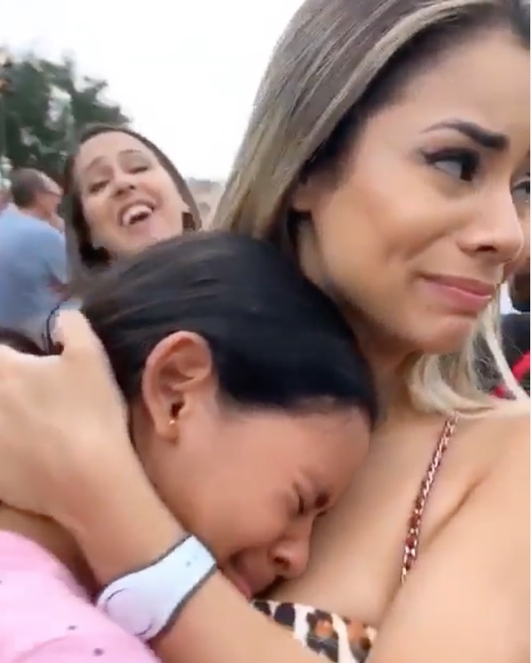 Irmã de Lexa cai no choro e emociona a internet ao ter sonho realizado por funkeira