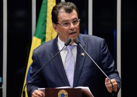 Senador Eduardo Braga não foi alvo de operação da PF em Manaus