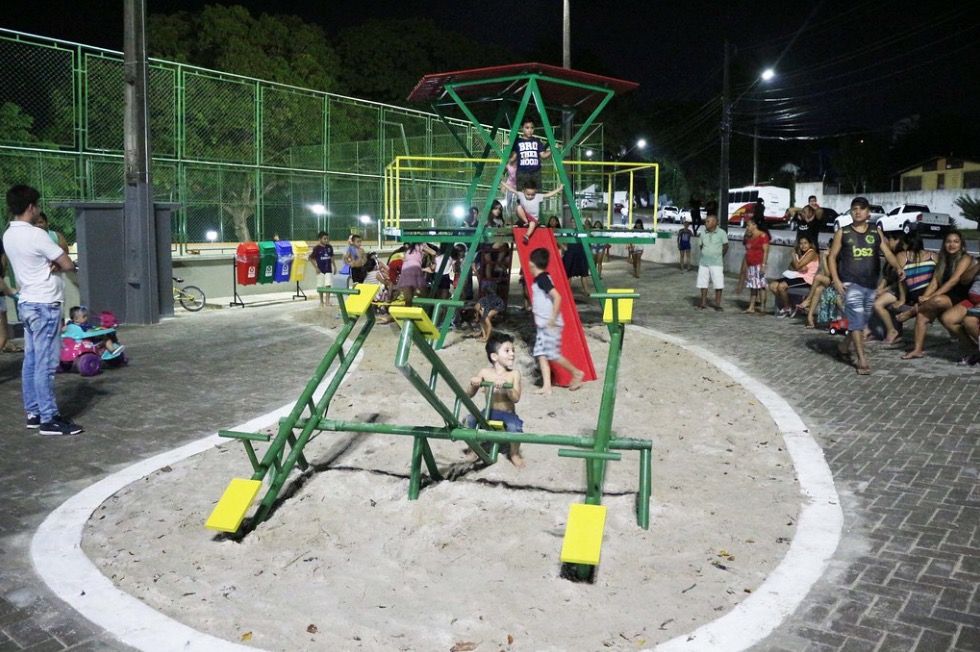 Praça revitalizada é entregue em conjunto da zona Oeste de Manaus 