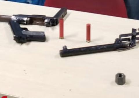 Dupla é presa ao ser flagrada com armas dentro de ônibus em Manaus