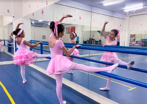 Sesi abre novas turmas de balé no Clube do Trabalhador em Manaus