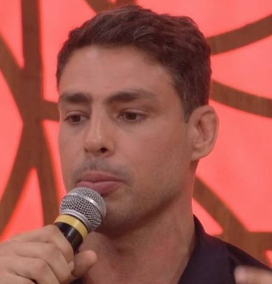 Cauã Reymond critica Flamengo por não indenizar famílias das vítimas do Ninho