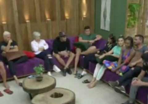 Internautas se revoltam após suspeita de racismo em A Fazenda 