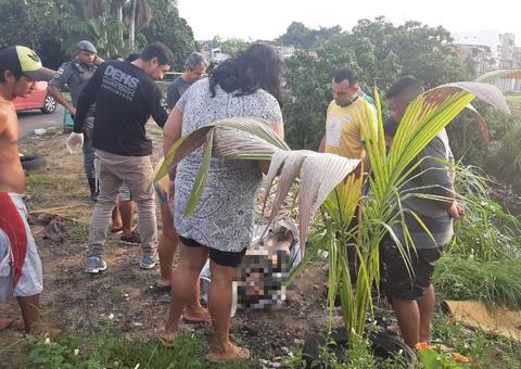 Em Manaus, homem é torturado, esfaqueado e jogado em igarapé 
