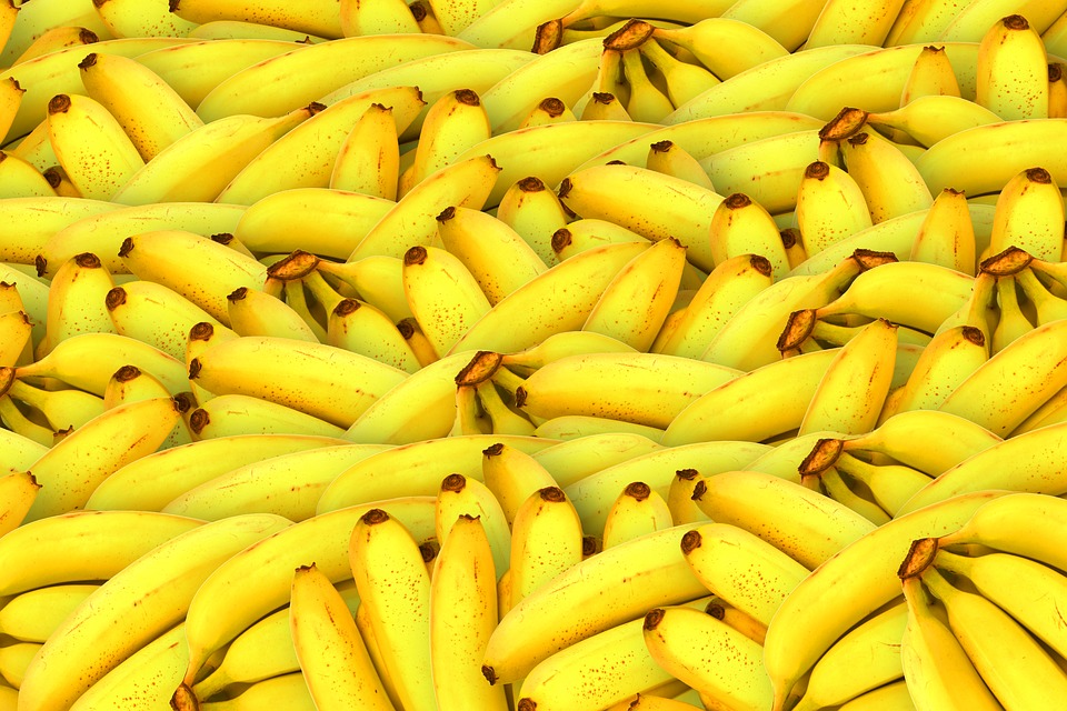 Conheça 5 motivos para comer uma banana antes de ir dormir