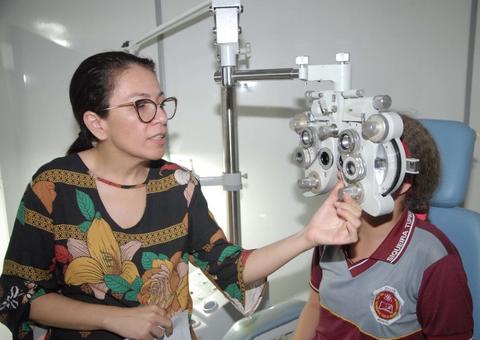 Mutirão oftalmológico atende crianças de escolas públicas da zona Norte de Manaus