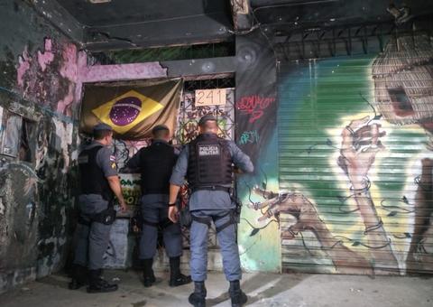 Homem escapa da morte após ser baleado por grupo em carro em Manaus