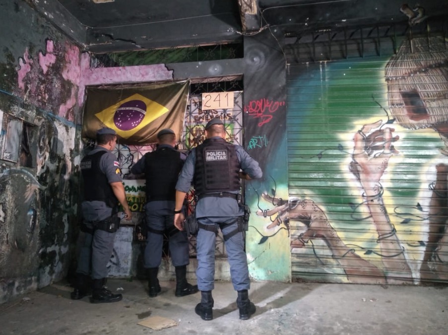 Homem escapa da morte após ser baleado por grupo em carro em Manaus