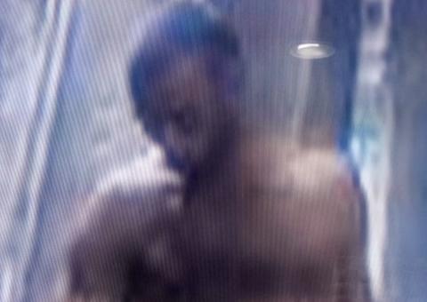 Em Manaus, 'Taradão da Feira' é flagrado tocando partes íntimas na frente de crianças