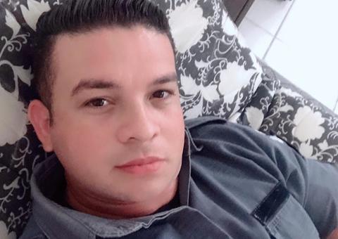 Cão da PM é usado para ajudar nas buscas por cabo desaparecido em área de mata em Manaus