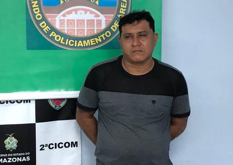 Chefe do tráfico é flagrado em vídeo vendendo drogas na Feira da Banana em Manaus