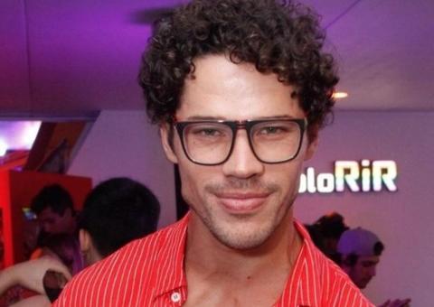 José Loreto fala sobre comparação com novo namorado de Débora Nascimento