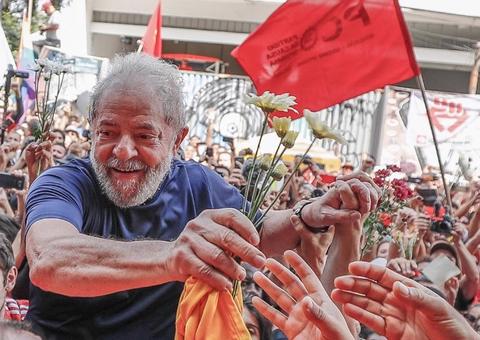 Juiz manda soltar Lula após decisão do STF