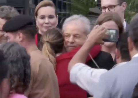 Lula deixa prisão em Curitiba 