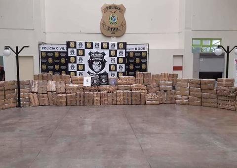 Grupo é preso com 1,7 tonelada de drogas em porão de barco no Amazonas