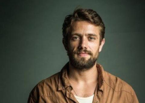 Discreto, Rafael Cardoso surge mega musculoso e choca internautas