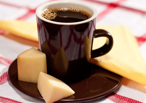 Confira cinco alimentos que nunca deve comer quando está com muita fome