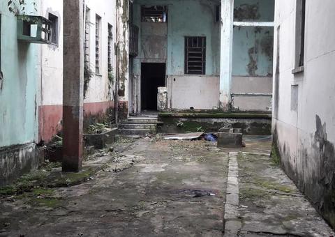 A caminho da escola, garota é arrastada e estuprada no prédio da Santa Casa em Manaus