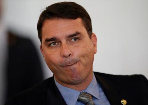Após saída do pai, Flávio Bolsonaro também deixa PSL