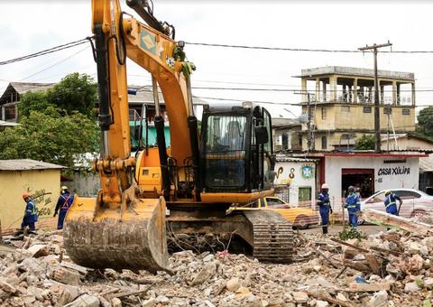 Casas são demolidas para obras do Prosamim na zona Sul de Manaus 