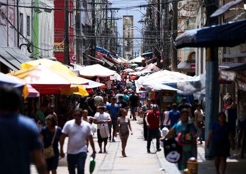 Veja horário de funcionamento do comércio em Manaus no feriado de sexta