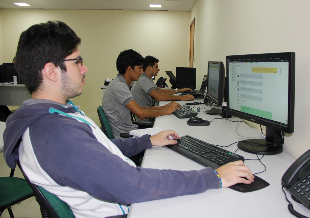 Estagiários autistas superam limitações para contribuir com trabalho da Defensoria