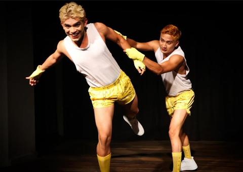  Grupo Jurubebas de Teatro apresenta o pássaro interplanetário 'Menino TK ' nesta quinta