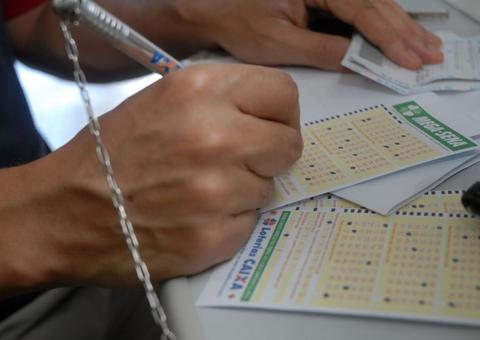 Mega-Sena acumula e pode pagar R$ 10,5 milhões no sábado