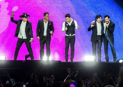 Cantores do projeto 'Amigos' querem programa regular na Globo 