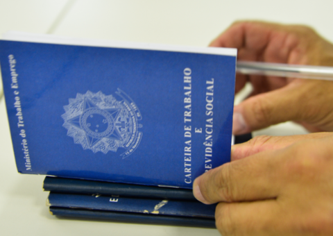 Senadores pretendem derrubar taxação sobre parcelas do seguro desemprego