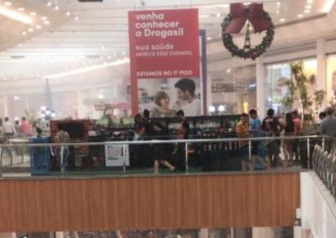 Incêndio atinge shopping de Manaus após curto circuito durante feriado 