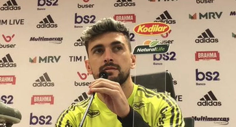 De olho na final da Libertadores, Arrascaeta 'se escala' contra o Grêmio