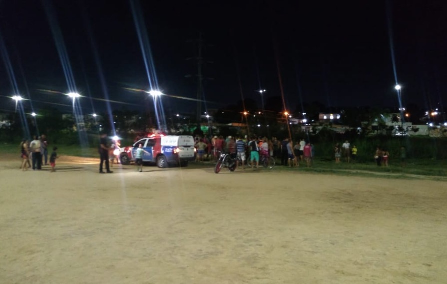 Em Manaus, homem é morto a tiros por populares durante linchamento com comparsa