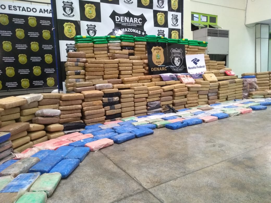 Avião apreendido no aeroclube de Manaus trazia carga de drogas avaliada em R$ 4 milhões