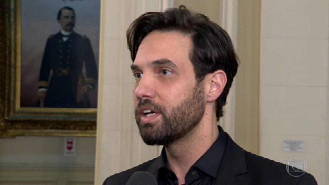 Polícia investiga quem vazou foto íntima de ex-namorada de Dr. Jairinho