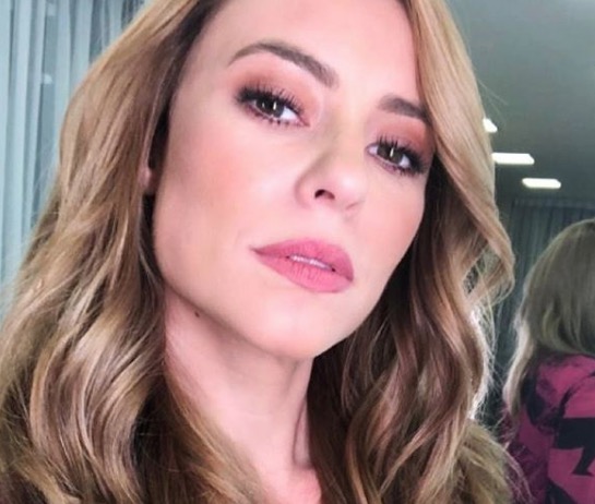 Paolla Oliveira troca beijos em festa na casa de Anitta e toma decisão