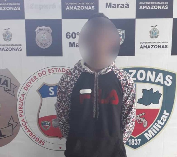 Novinho é preso com mochila recheada de maconha em barco no Amazonas