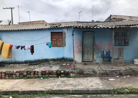 Após retorno de assassinos, familiares de vítimas da chacina abandonam casa em Manaus