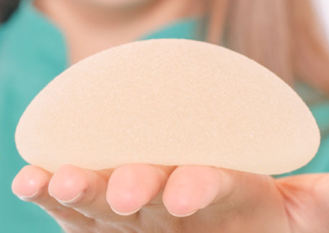 4 mitos mitos sobre próteses de silicone nos seios