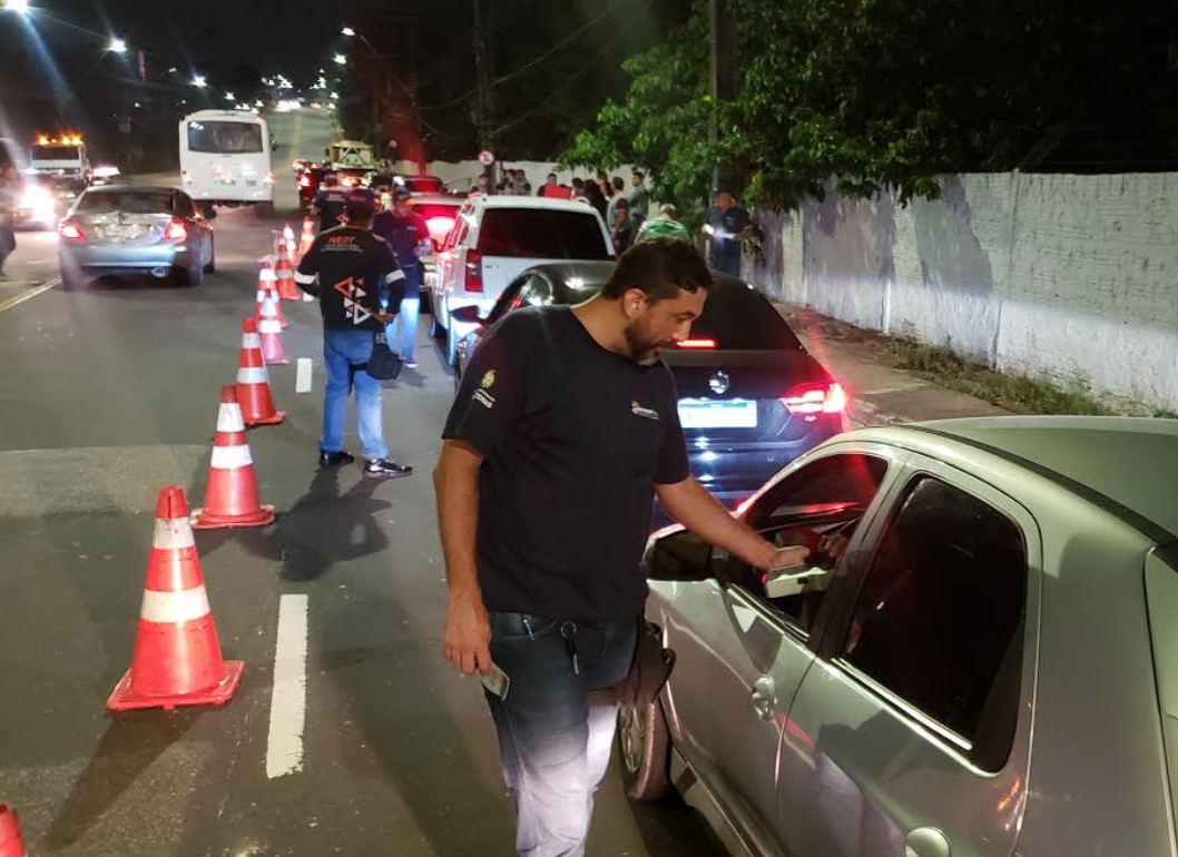 Três motoristas são presos por embriaguez e adulteração em Manaus neste fim de semana 