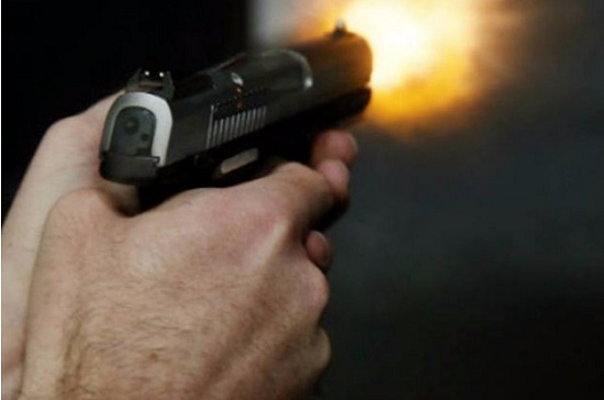 Em Manaus, adolescente é baleado no pescoço após assaltar homem e fugir com motocicleta