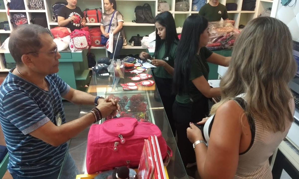 Black Friday: Sefaz realiza blitz em lojas de shopping em Manaus