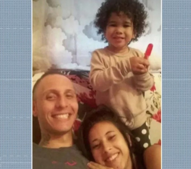 Mãe e padrasto são presos suspeitos de estuprar e espancar menina de 3 anos até a morte