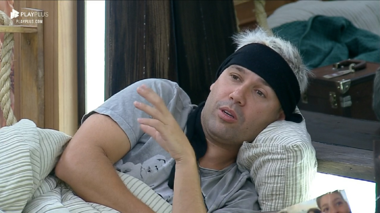 Viny faz ‘previsão' sobre namoro de Lucas e Hariany: 'Não dura uma semana lá fora’