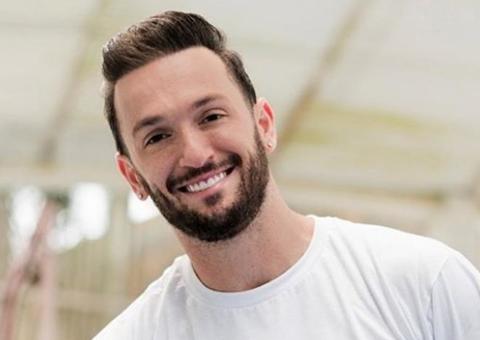 Diego Hypólito posa sorridente ao lado de Bolsonaro e é detonado na web 