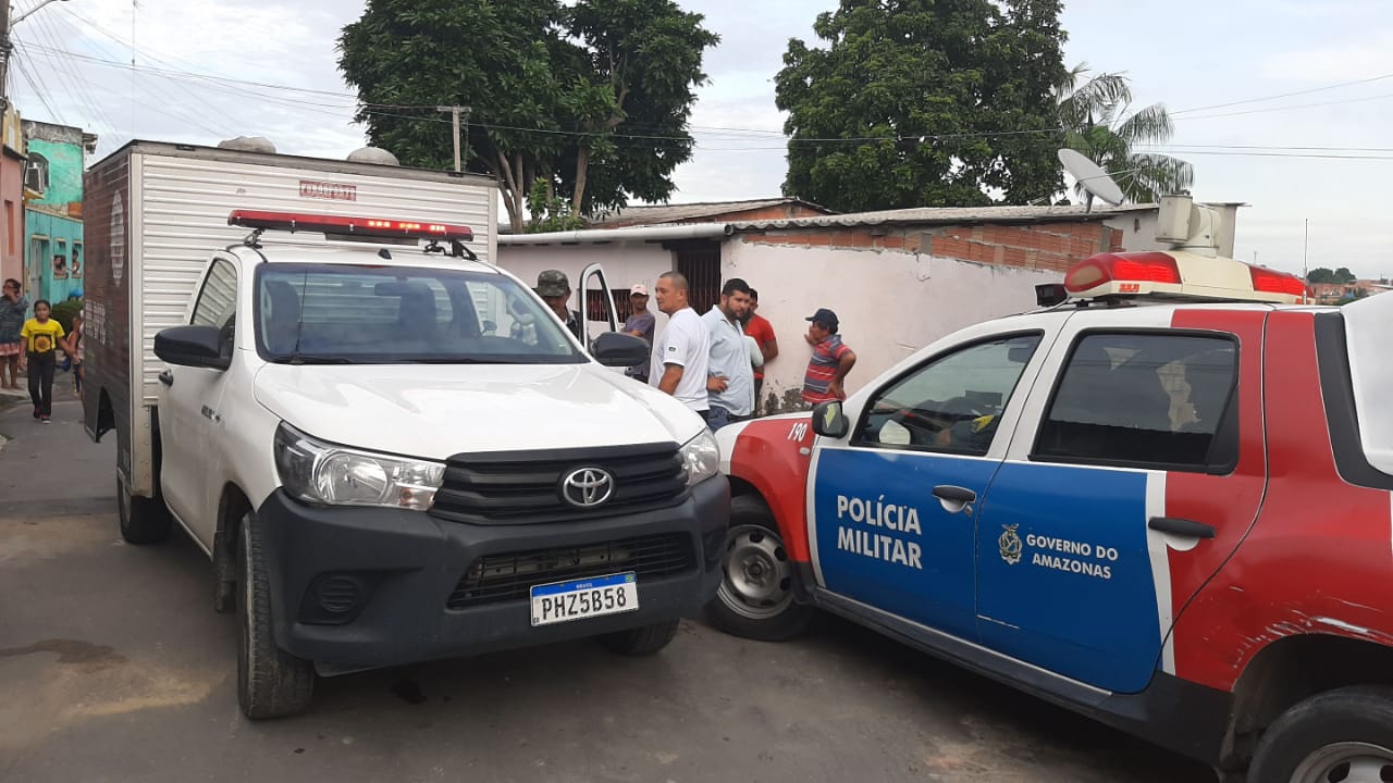 Mulher mata marido a facadas durante briga dentro de casa em Manaus