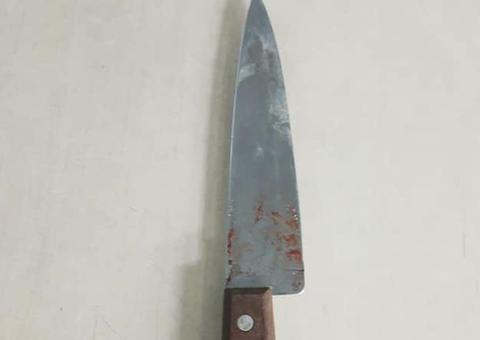 Homem é atacado e esfaqueado perto de campo de futebol em Manaus